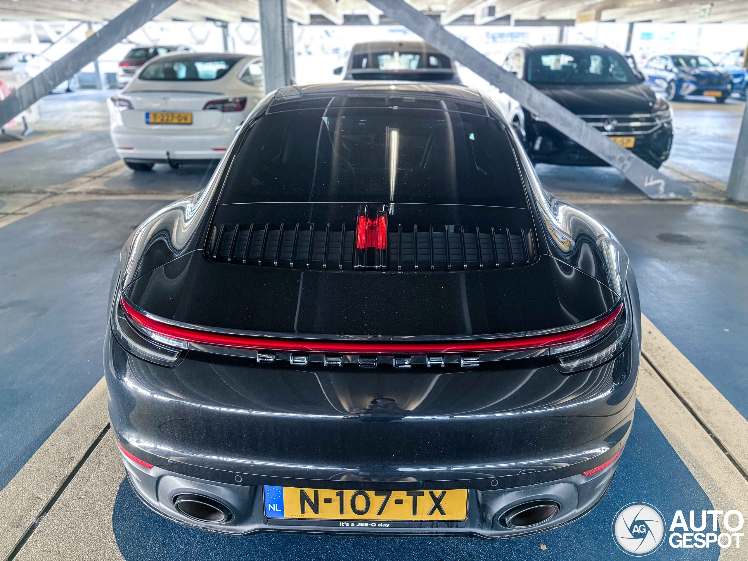 Porsche 992 Carrera 4S