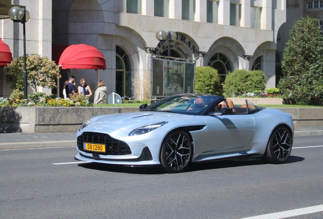 Aston Martin DB12 Volante