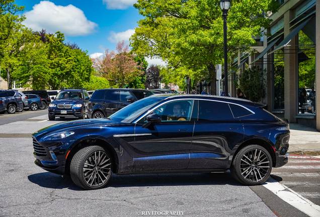 Aston Martin DBX