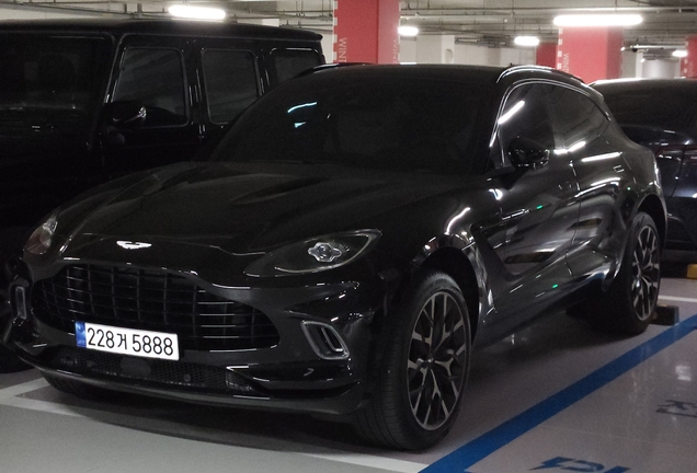 Aston Martin DBX