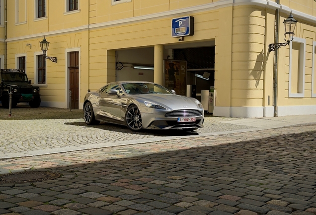 Aston Martin Vanquish 2013
