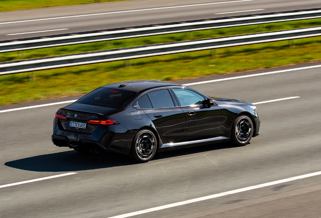 BMW M5 G90
