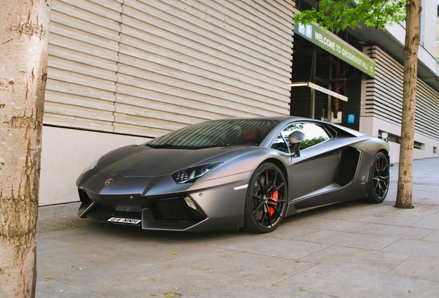 Lamborghini Aventador LP700-4