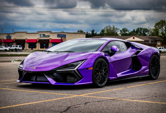 Lamborghini Revuelto
