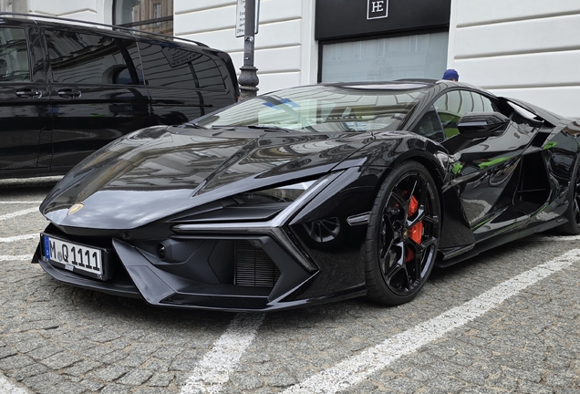 Lamborghini Revuelto