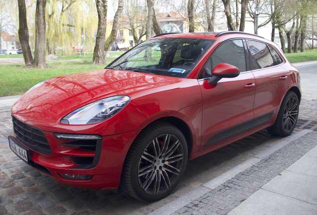Porsche 95B Macan GTS