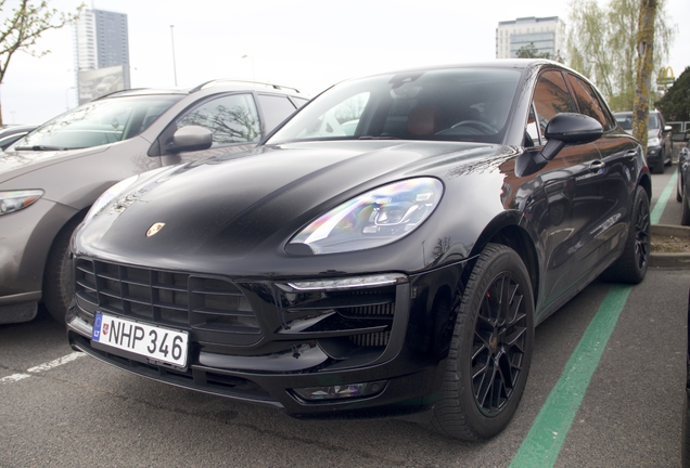 Porsche 95B Macan GTS
