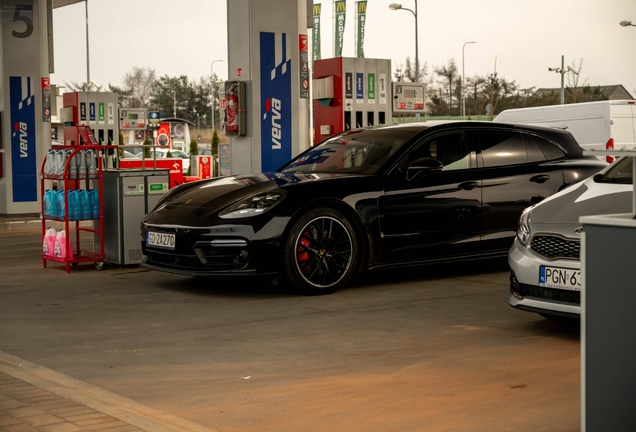 Porsche 971 Panamera GTS Sport Turismo