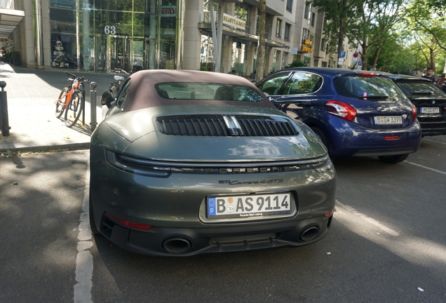 Porsche 992 Carrera 4 GTS Cabriolet