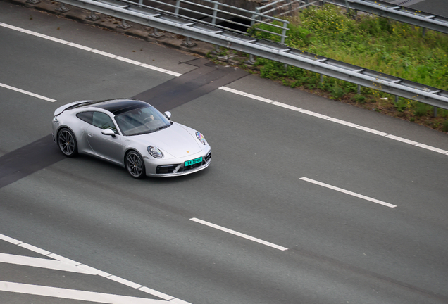 Porsche 992 Carrera 4S