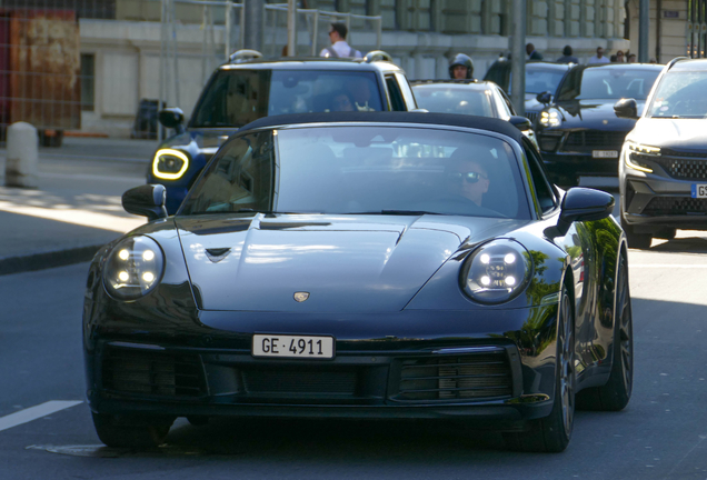 Porsche 992 Carrera 4S Cabriolet