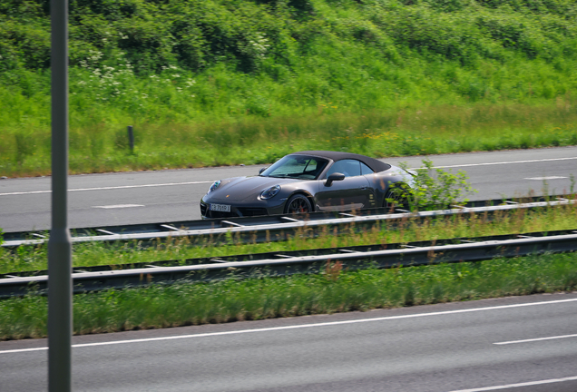 Porsche 992 Carrera 4S Cabriolet