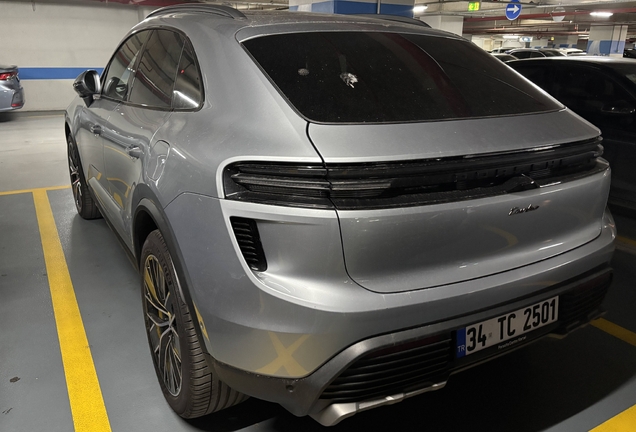 Porsche Macan EV Turbo
