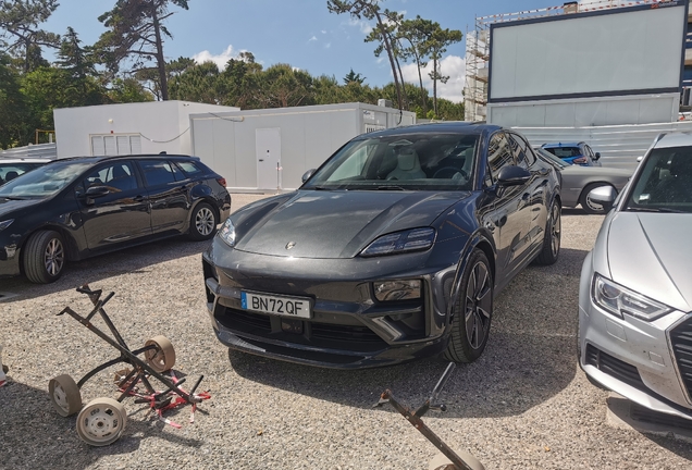 Porsche Macan EV Turbo