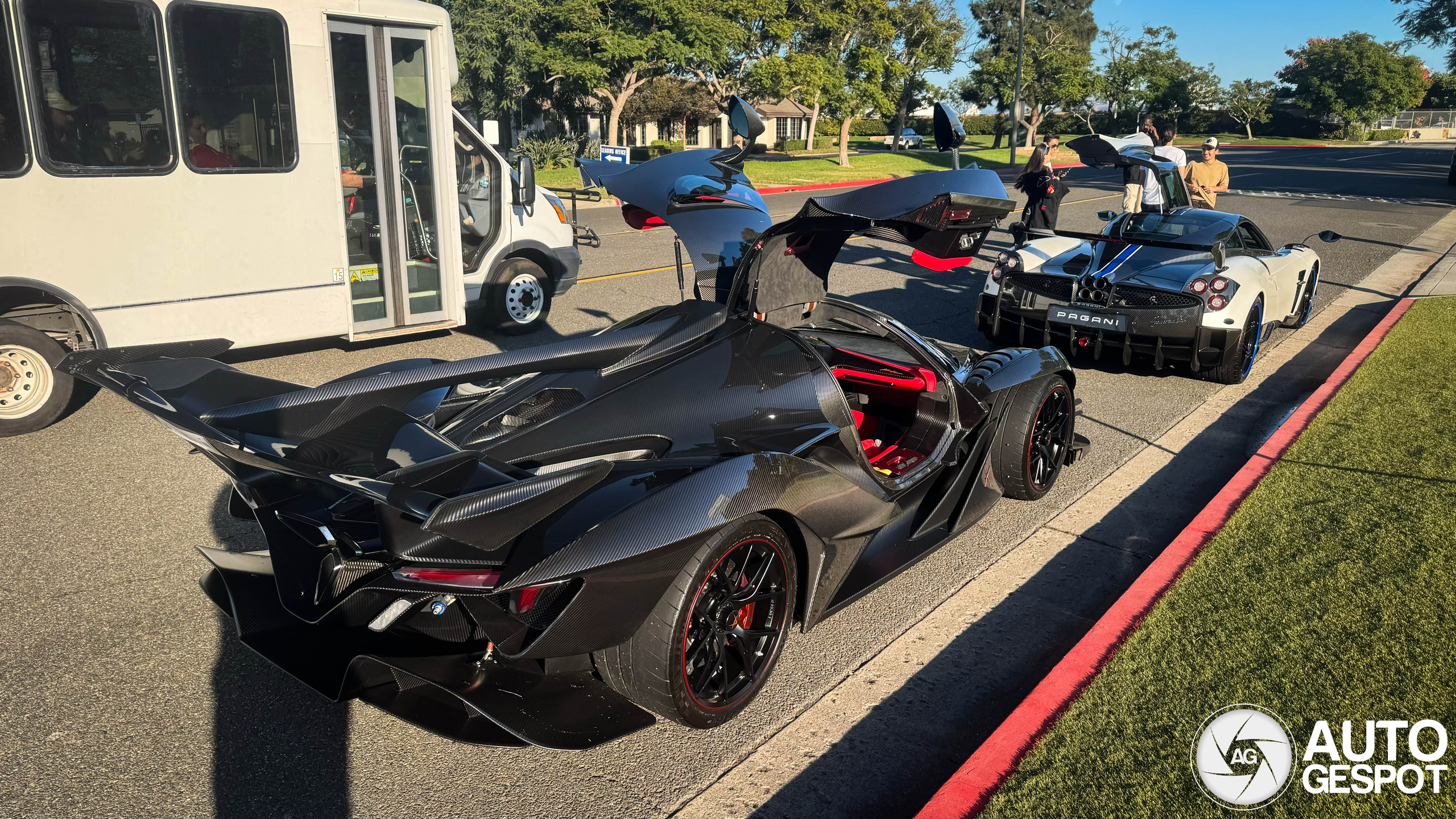 Apollo IE steelt de show in spectaculaire hypercarcombo