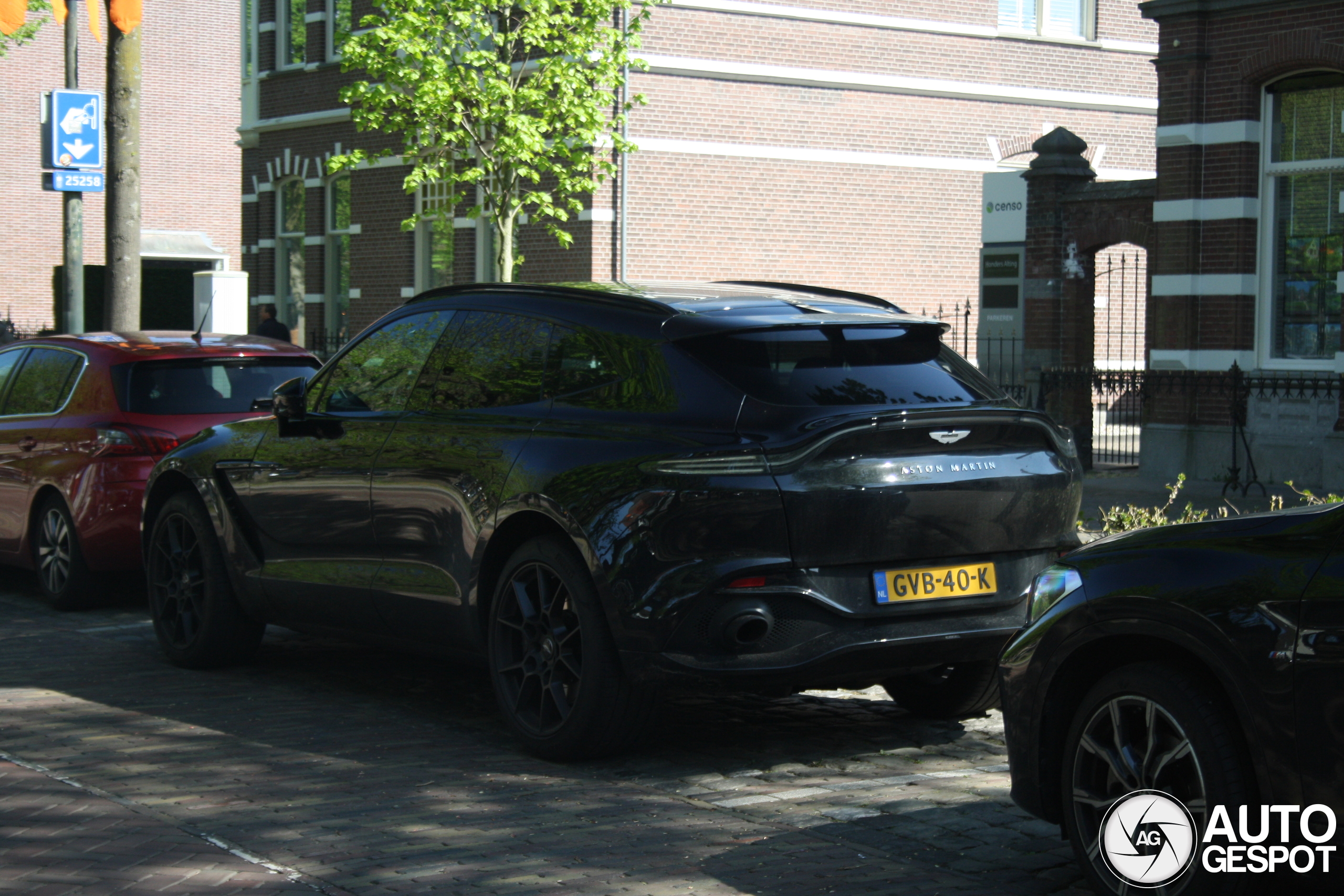 Aston Martin DBX