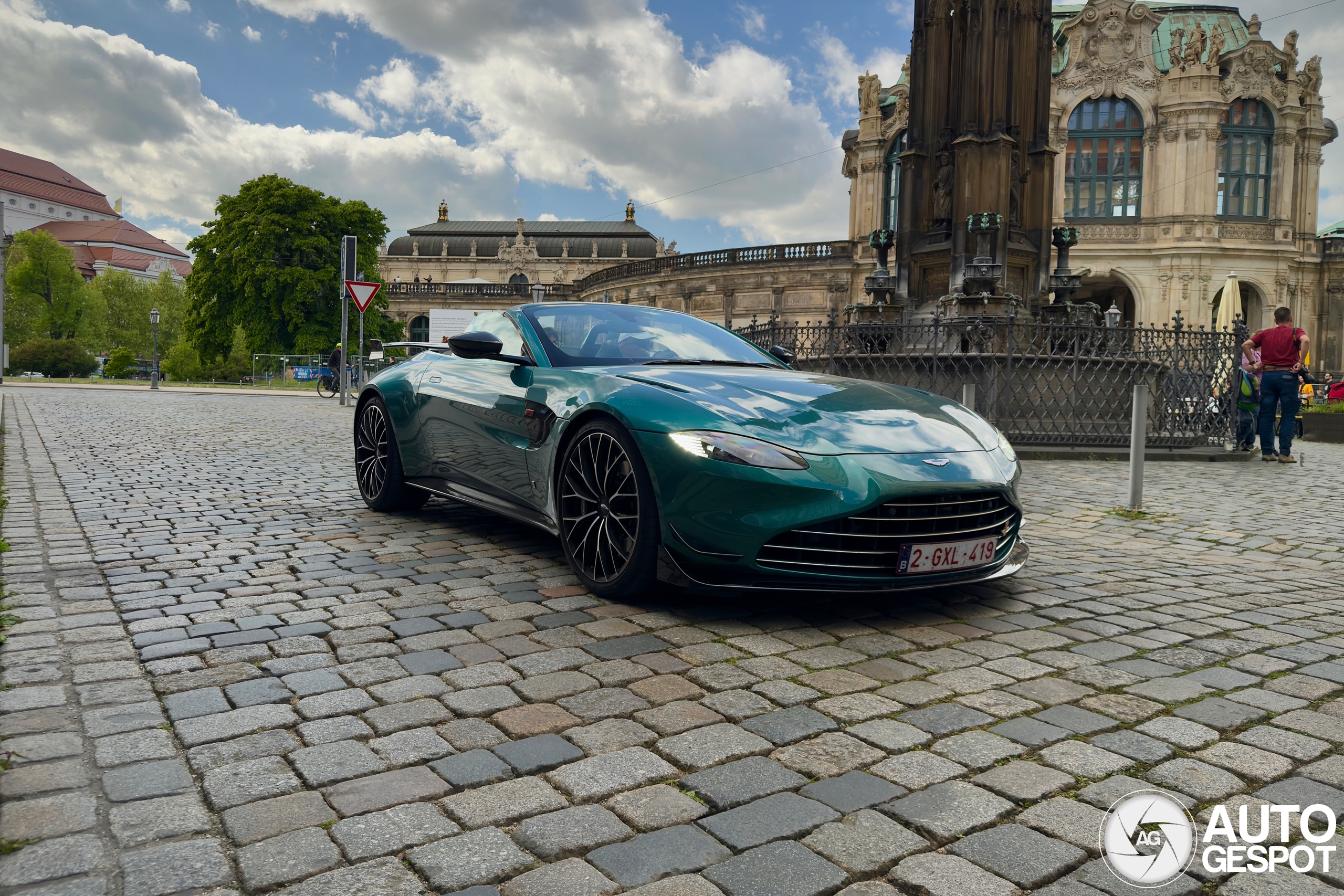 Aston Martin V8 Vantage Formula 1 Edition Roadster