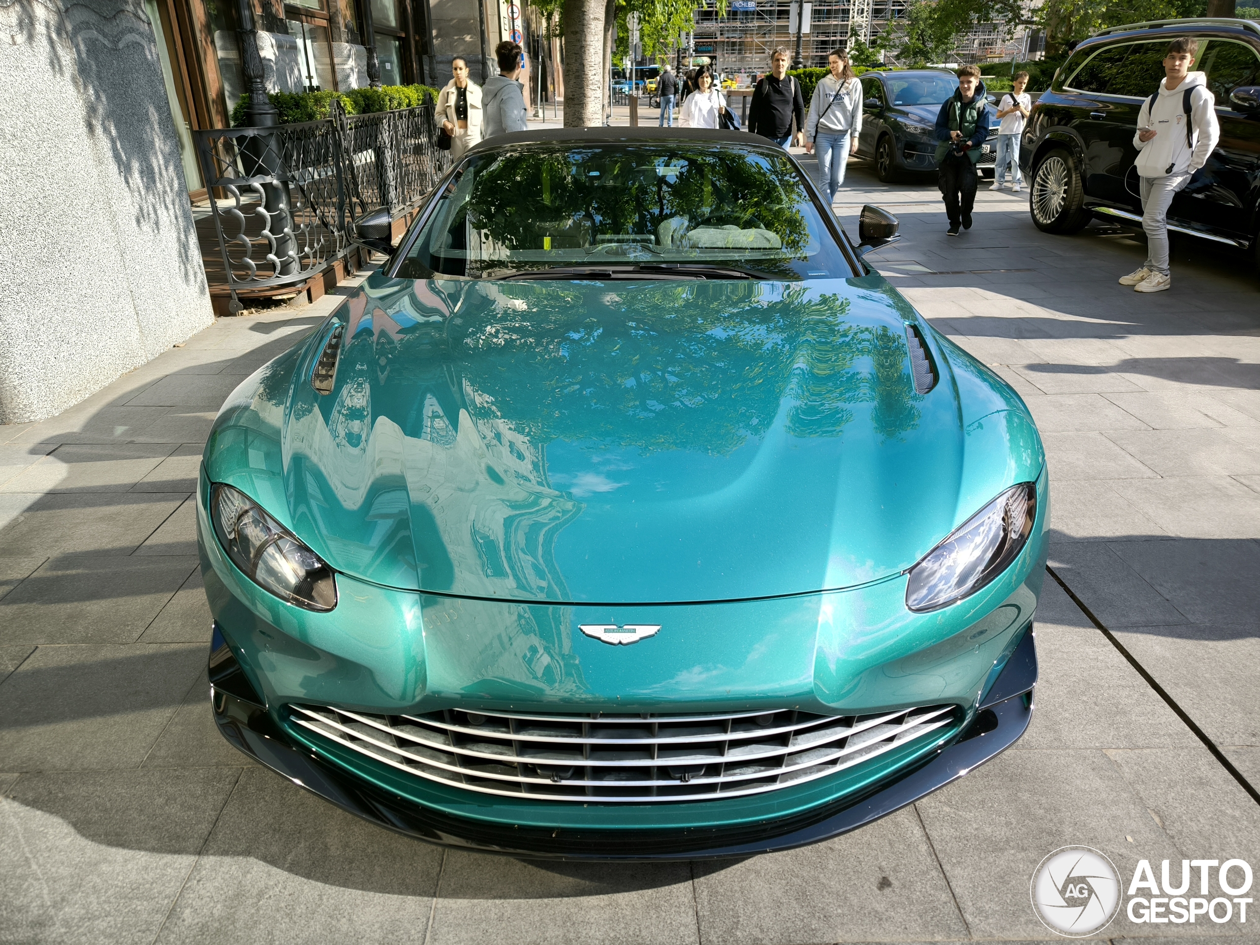 Aston Martin V8 Vantage Formula 1 Edition Roadster