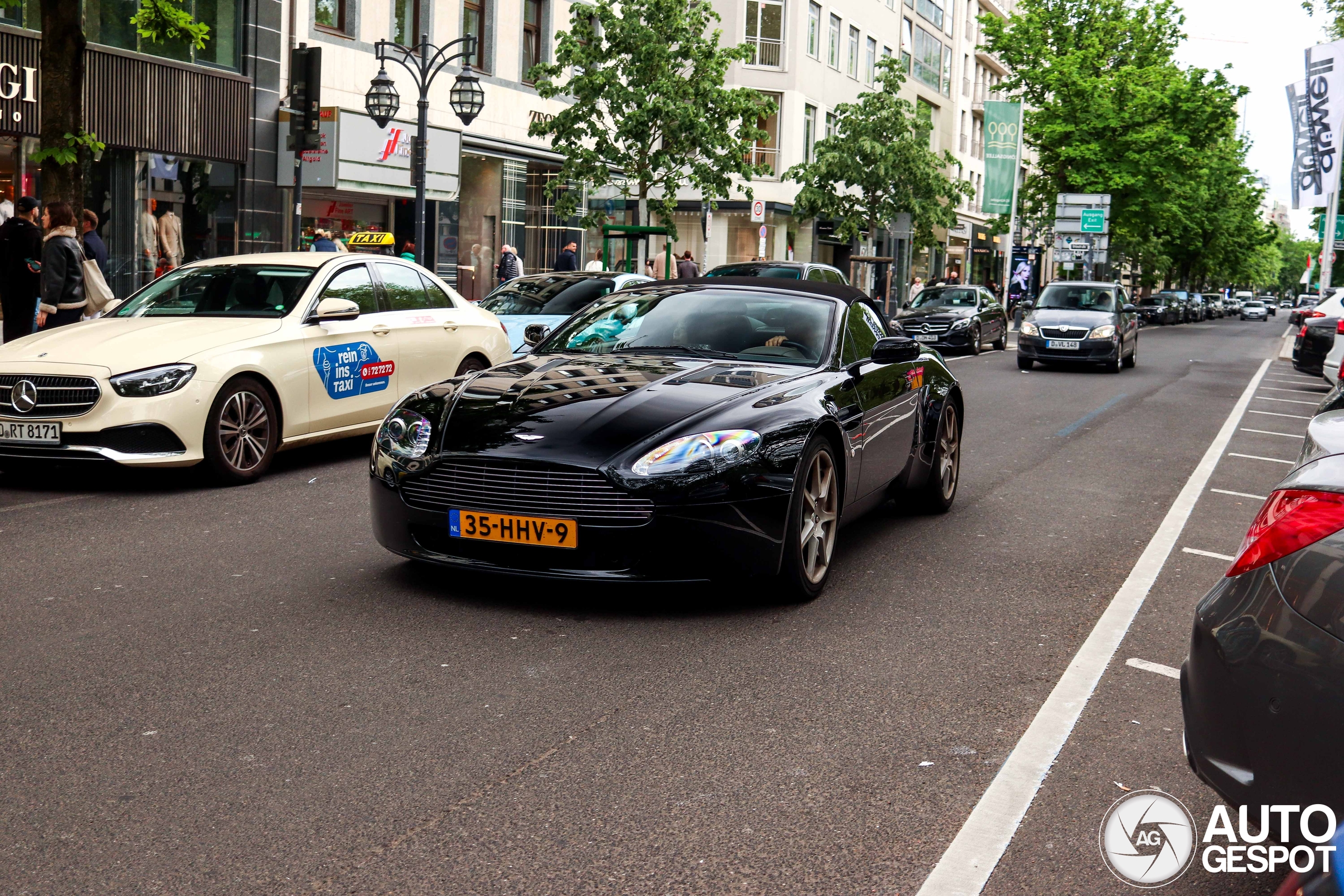 Aston Martin V8 Vantage Roadster