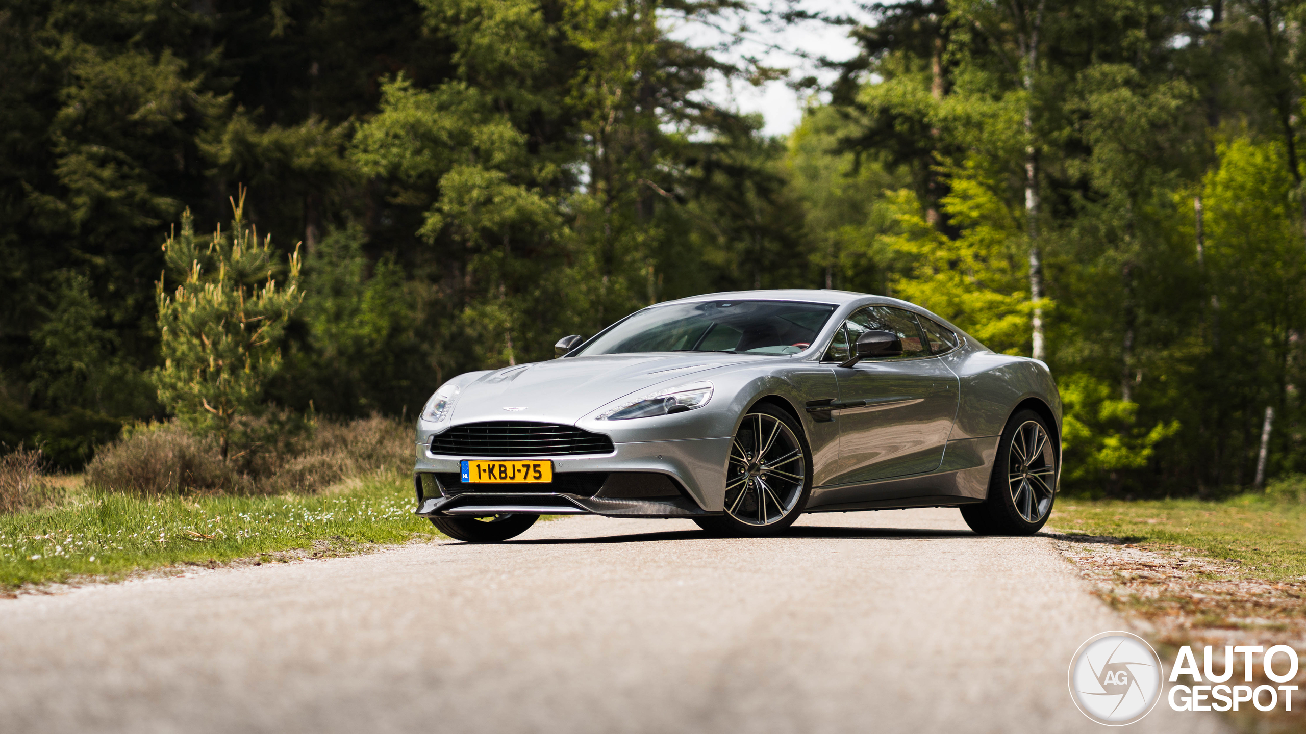 Aston Martin Vanquish 2013
