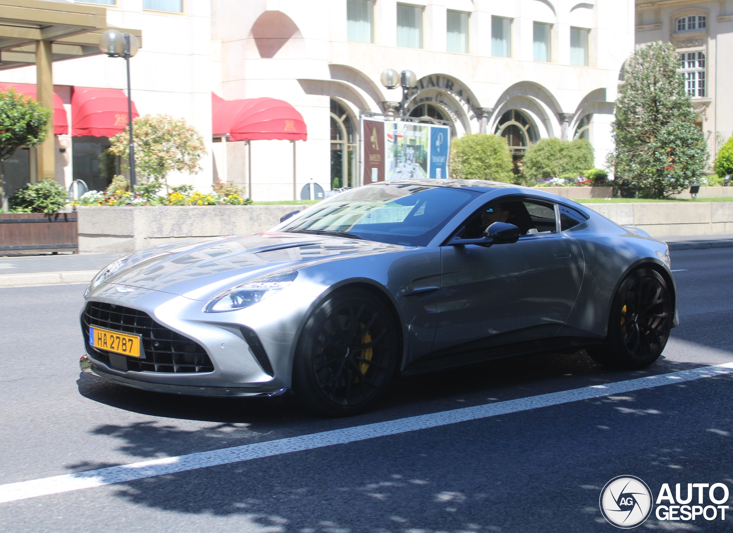 Aston Martin Vantage 2024