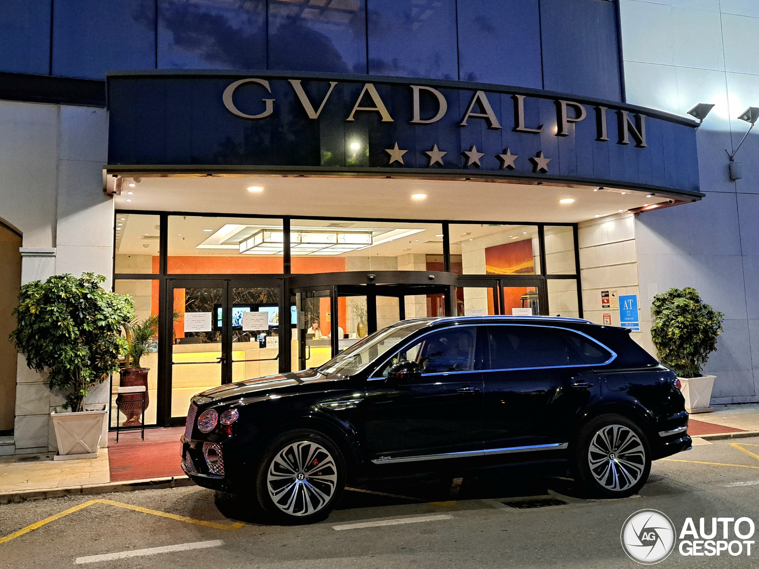 Bentley Bentayga Azure