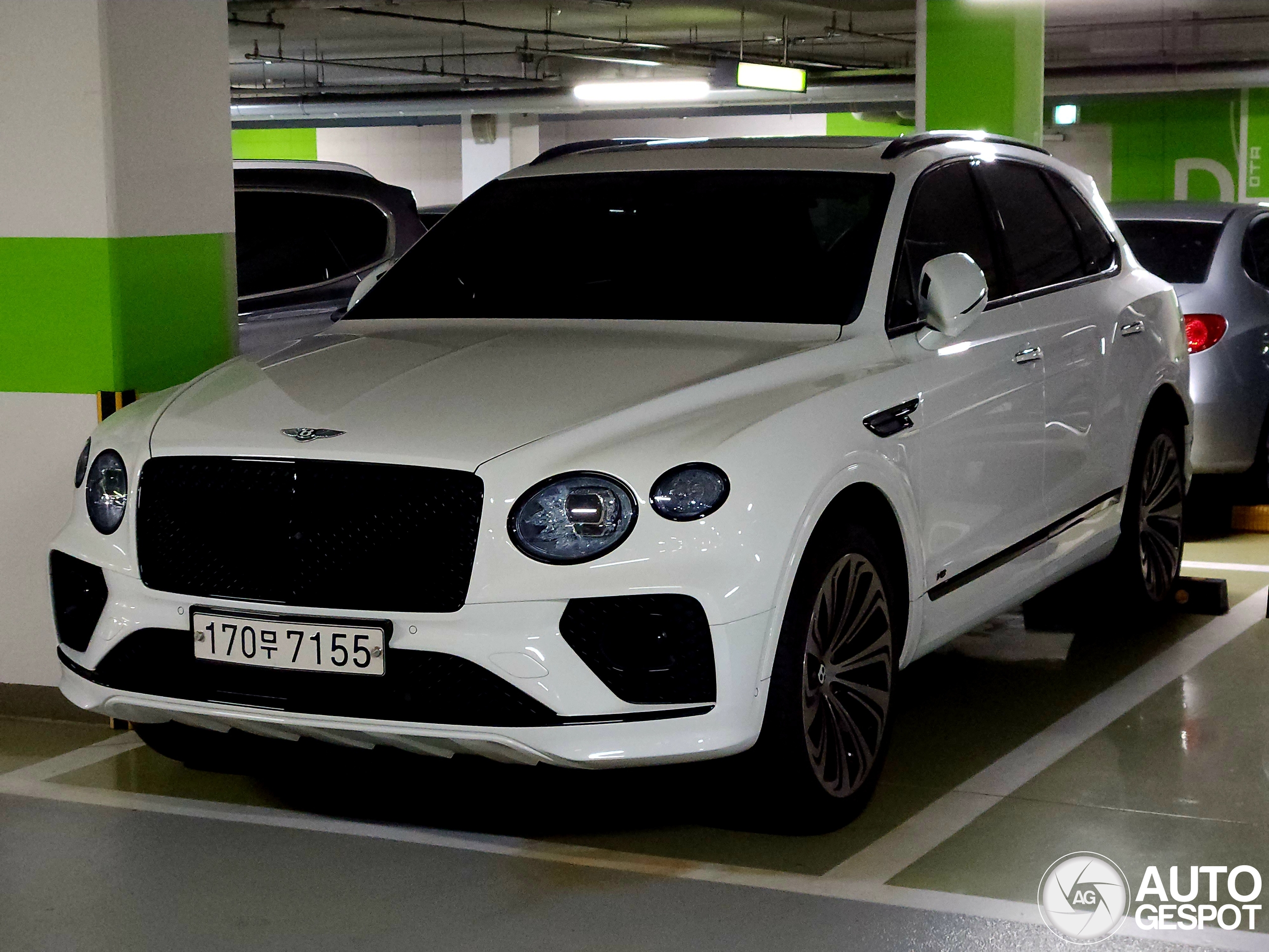 Bentley Bentayga V8 2021