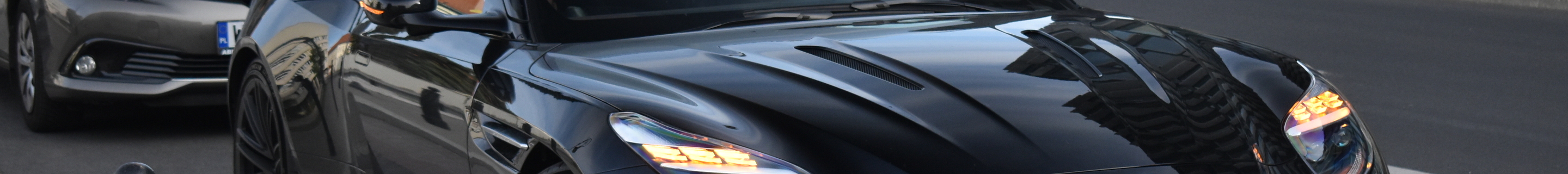 Aston Martin DB12
