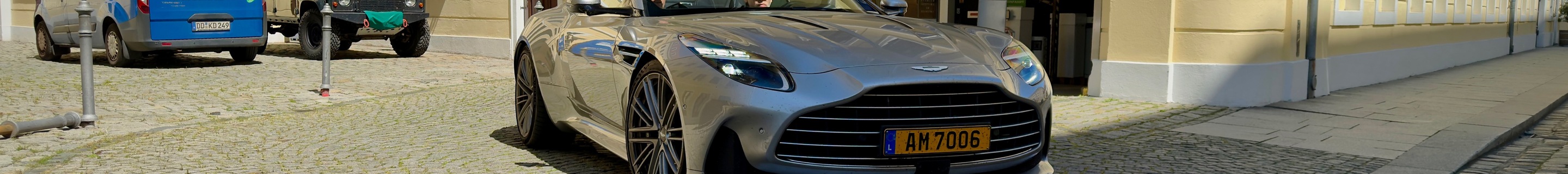 Aston Martin DB12 Volante