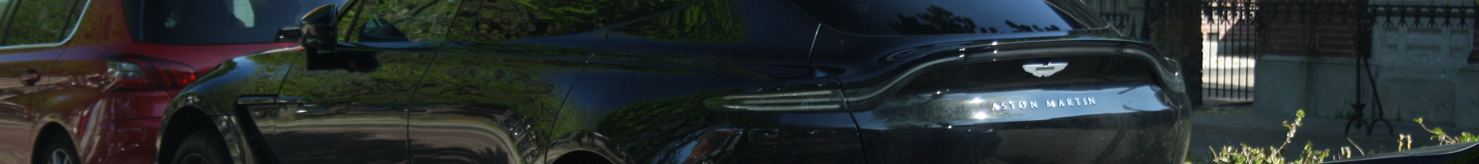 Aston Martin DBX
