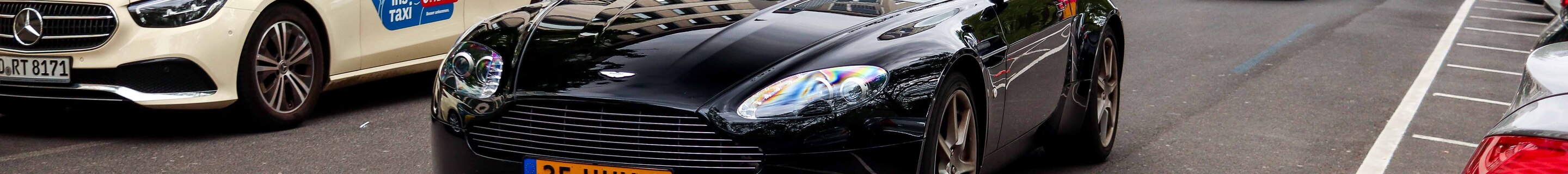 Aston Martin V8 Vantage Roadster