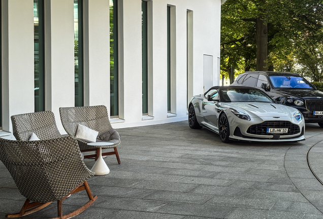 Aston Martin DB12 Volante