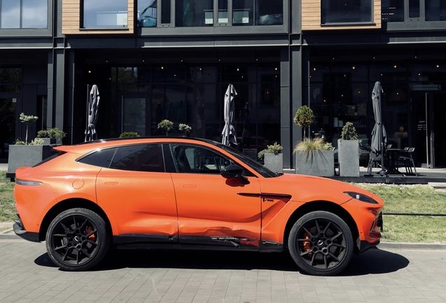 Aston Martin DBX