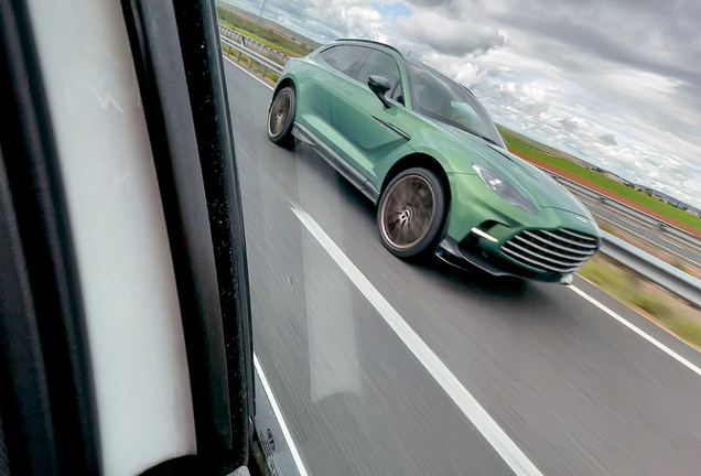 Aston Martin DBX707
