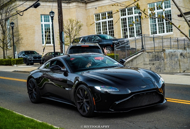 Aston Martin V8 Vantage 2018