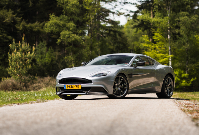 Aston Martin Vanquish 2013