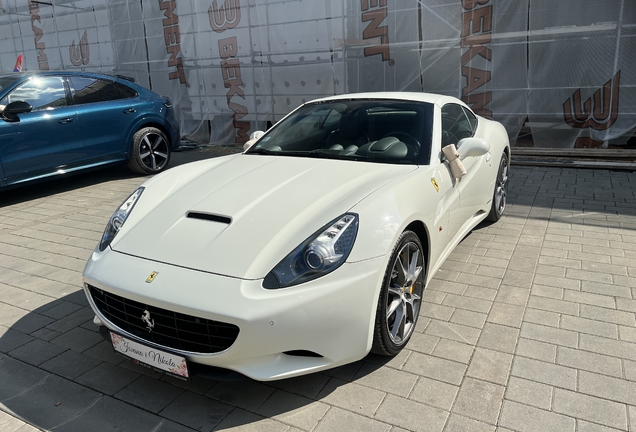 Ferrari California