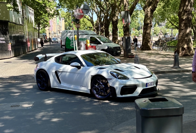 Porsche 718 Cayman GT4 RS
