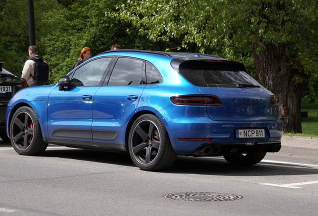 Porsche 95B Macan GTS