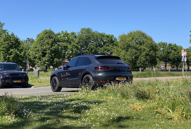 Porsche 95B Macan GTS