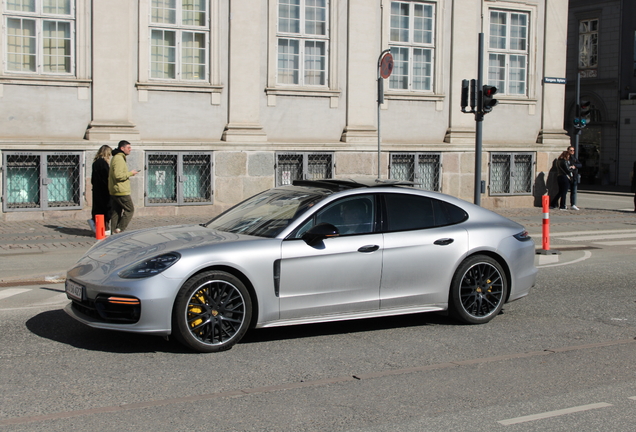 Porsche 971 Panamera Turbo
