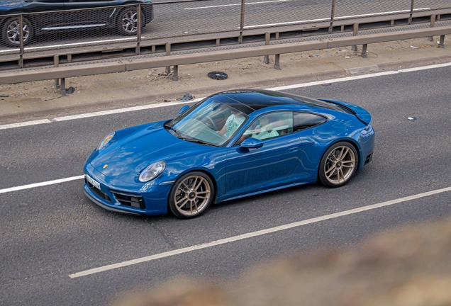 Porsche 992 Carrera GTS
