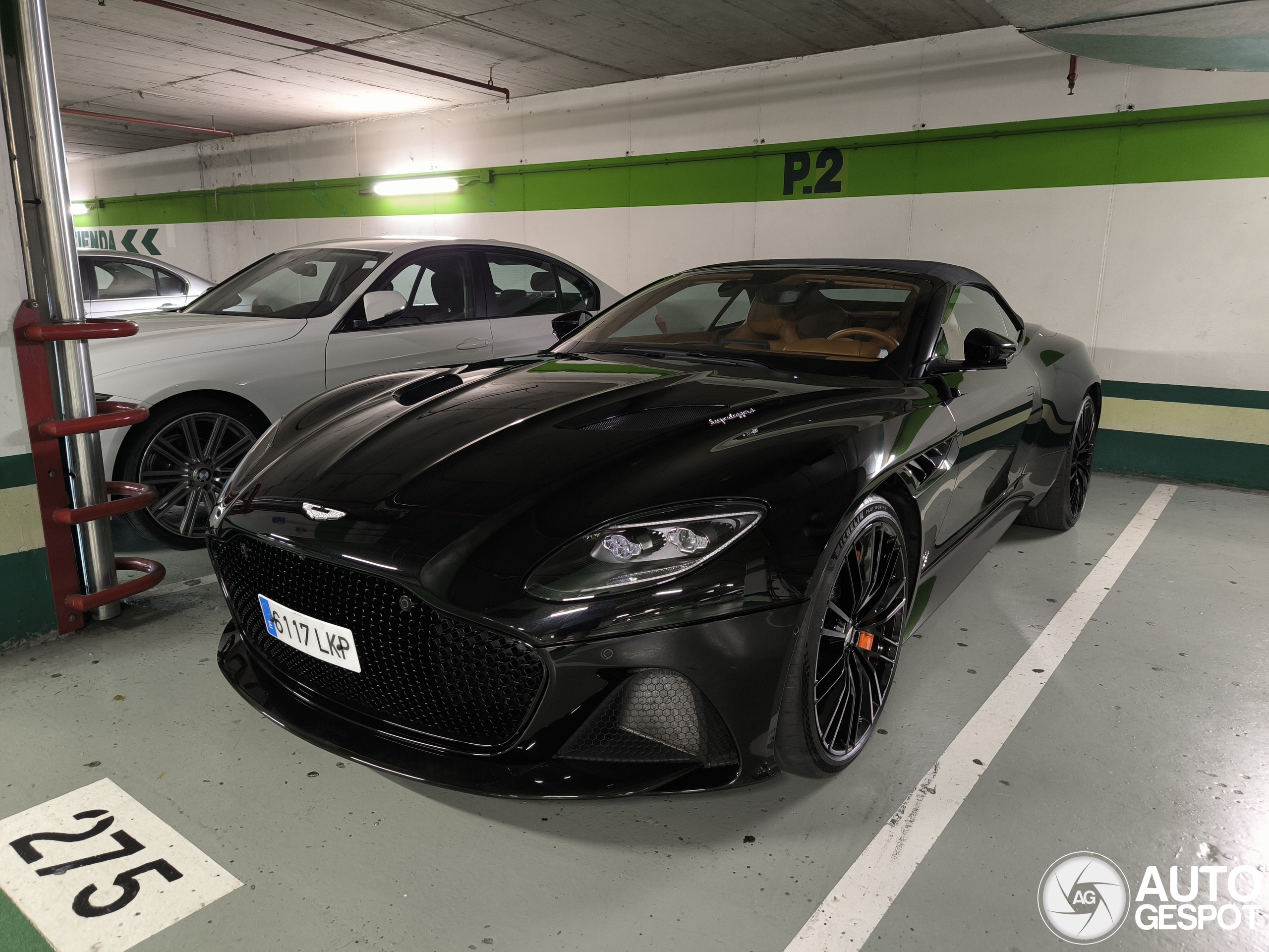 Aston Martin DBS Superleggera Volante