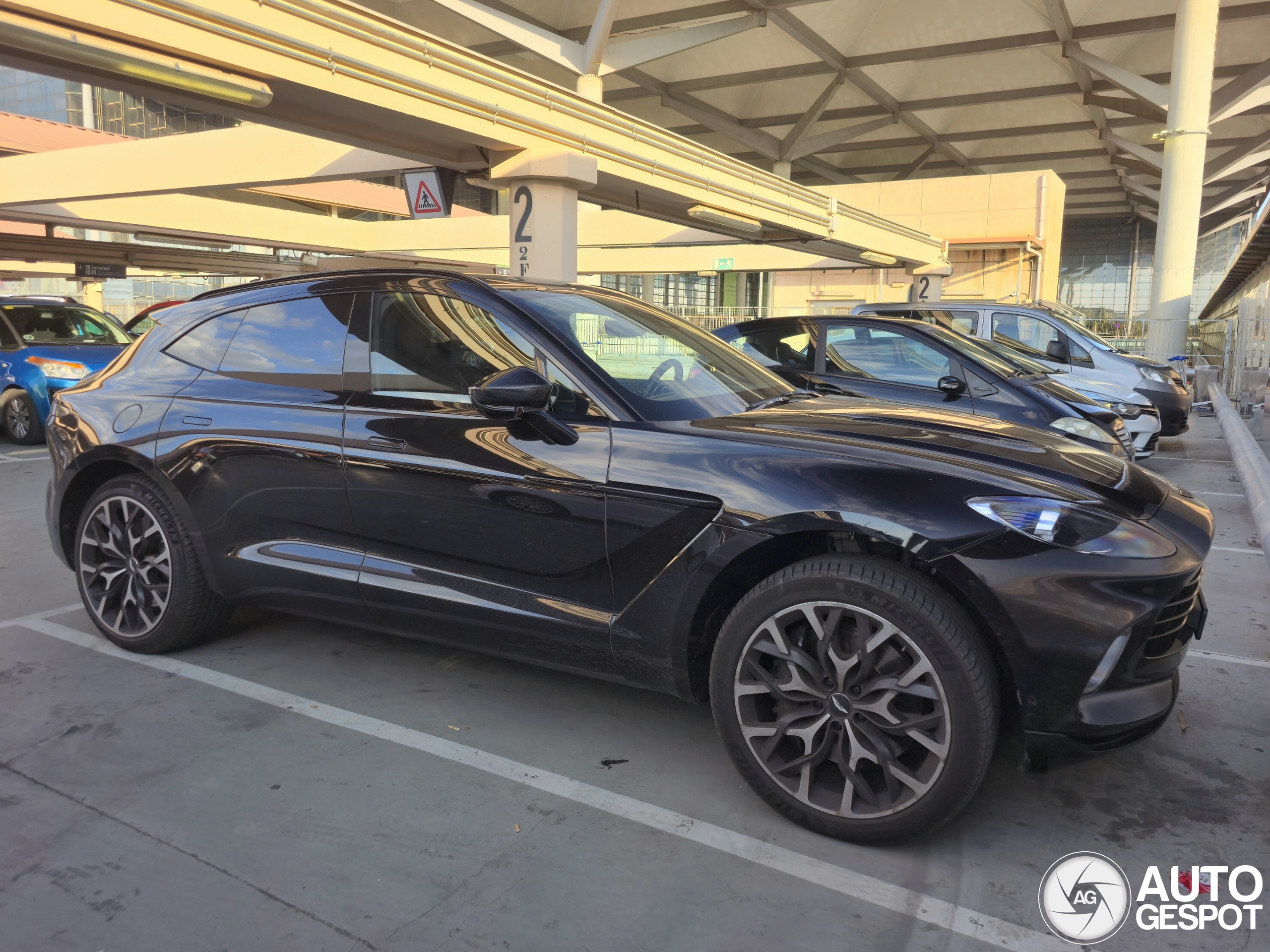 Aston Martin DBX