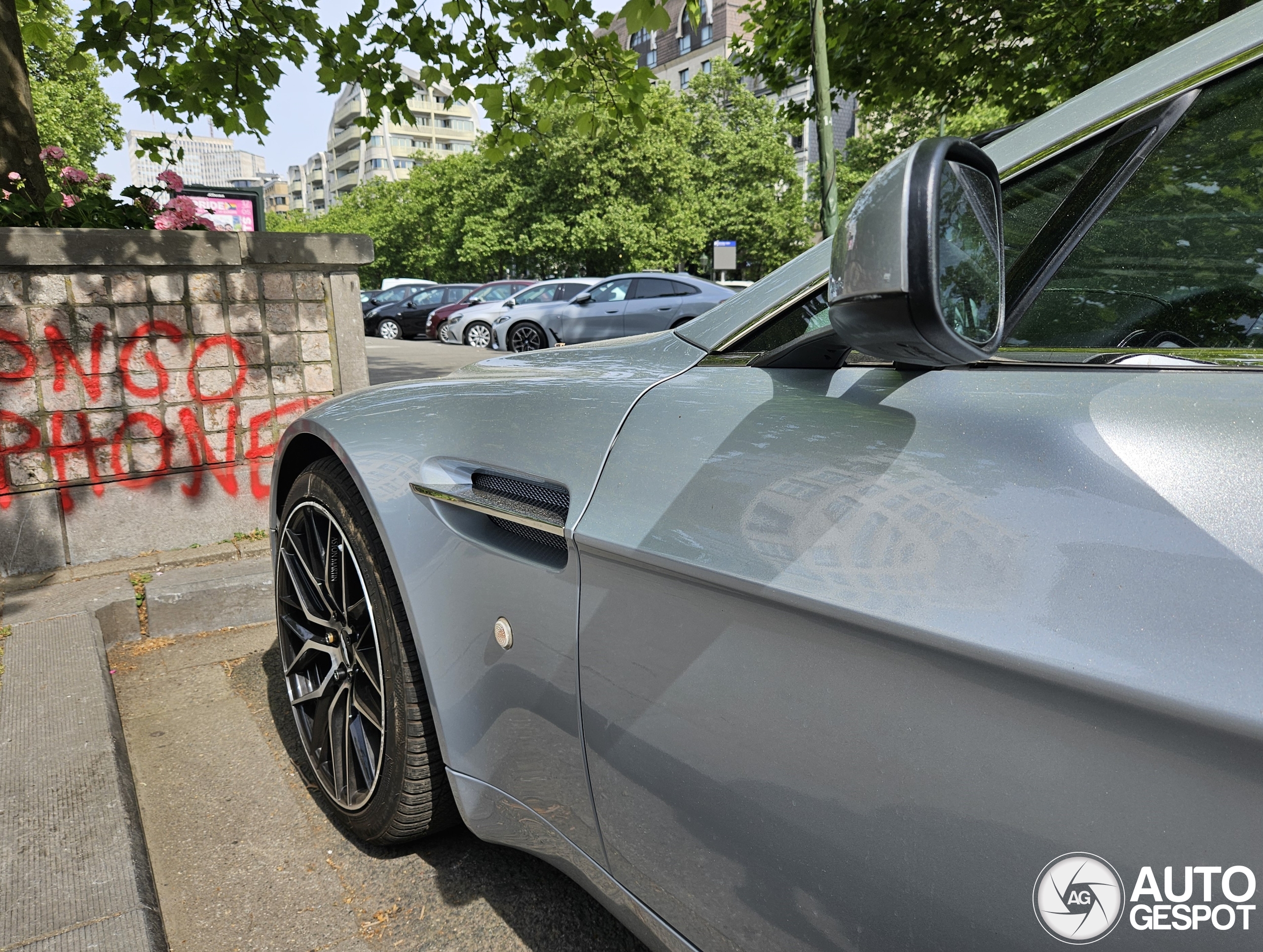 Aston Martin V8 Vantage