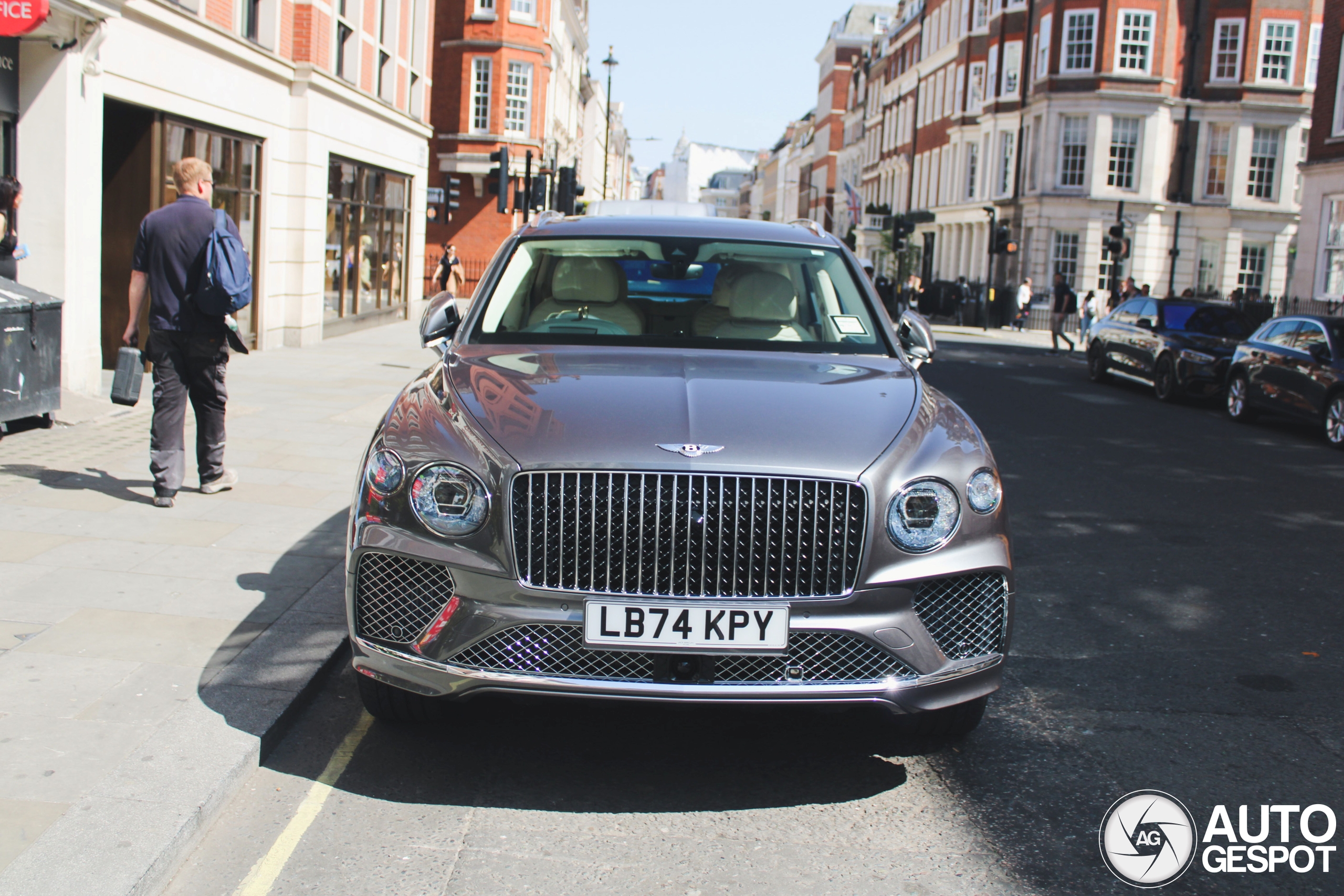 Bentley Bentayga Hybrid Azure 2024