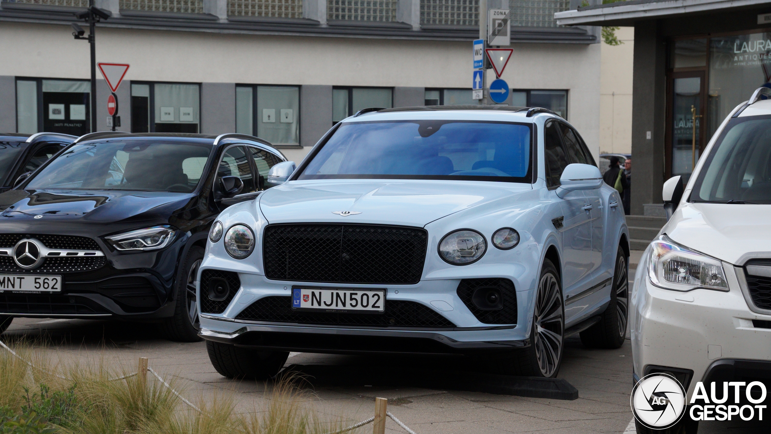 Bentley Bentayga V8 2021