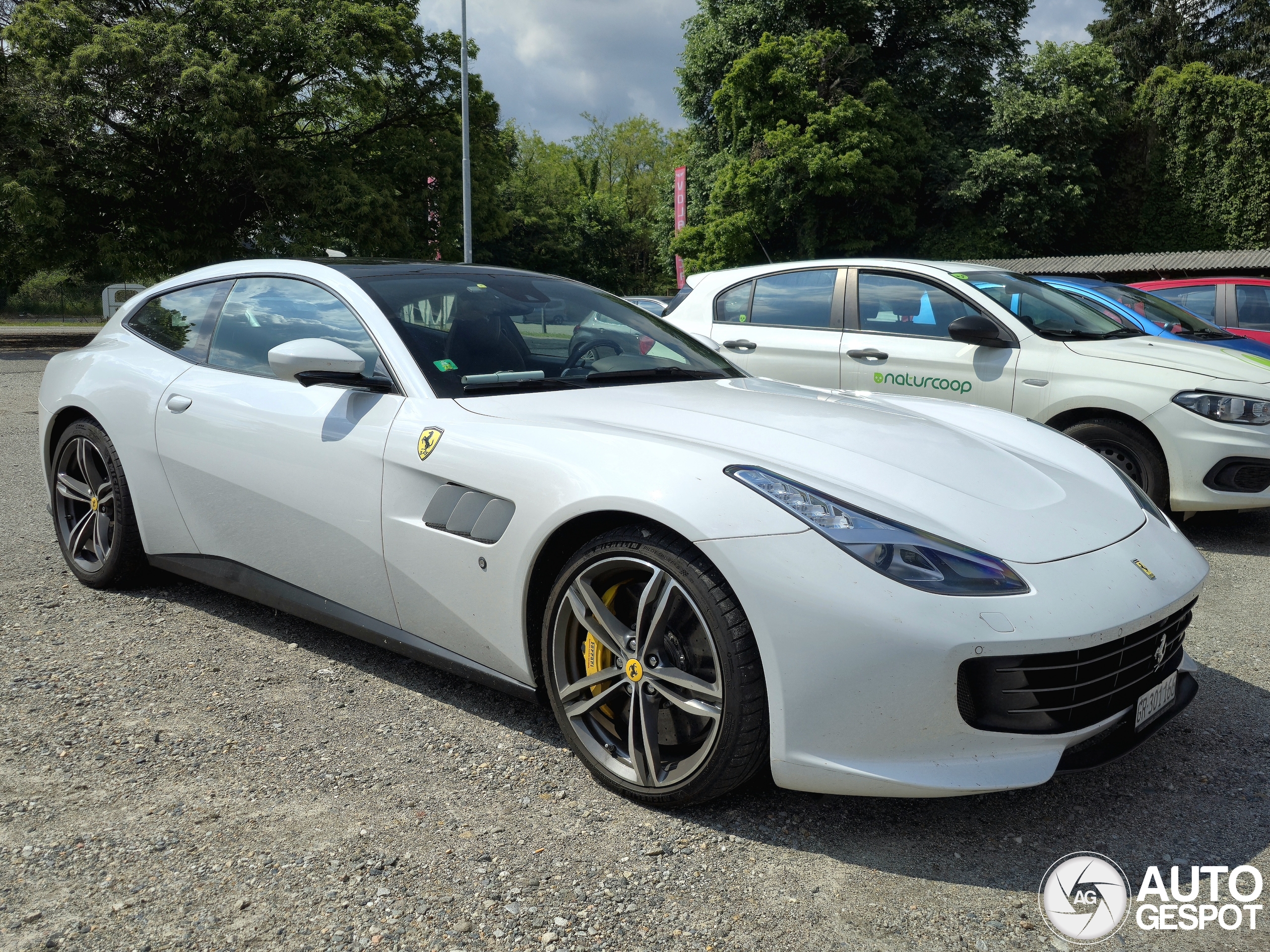 Ferrari GTC4Lusso T