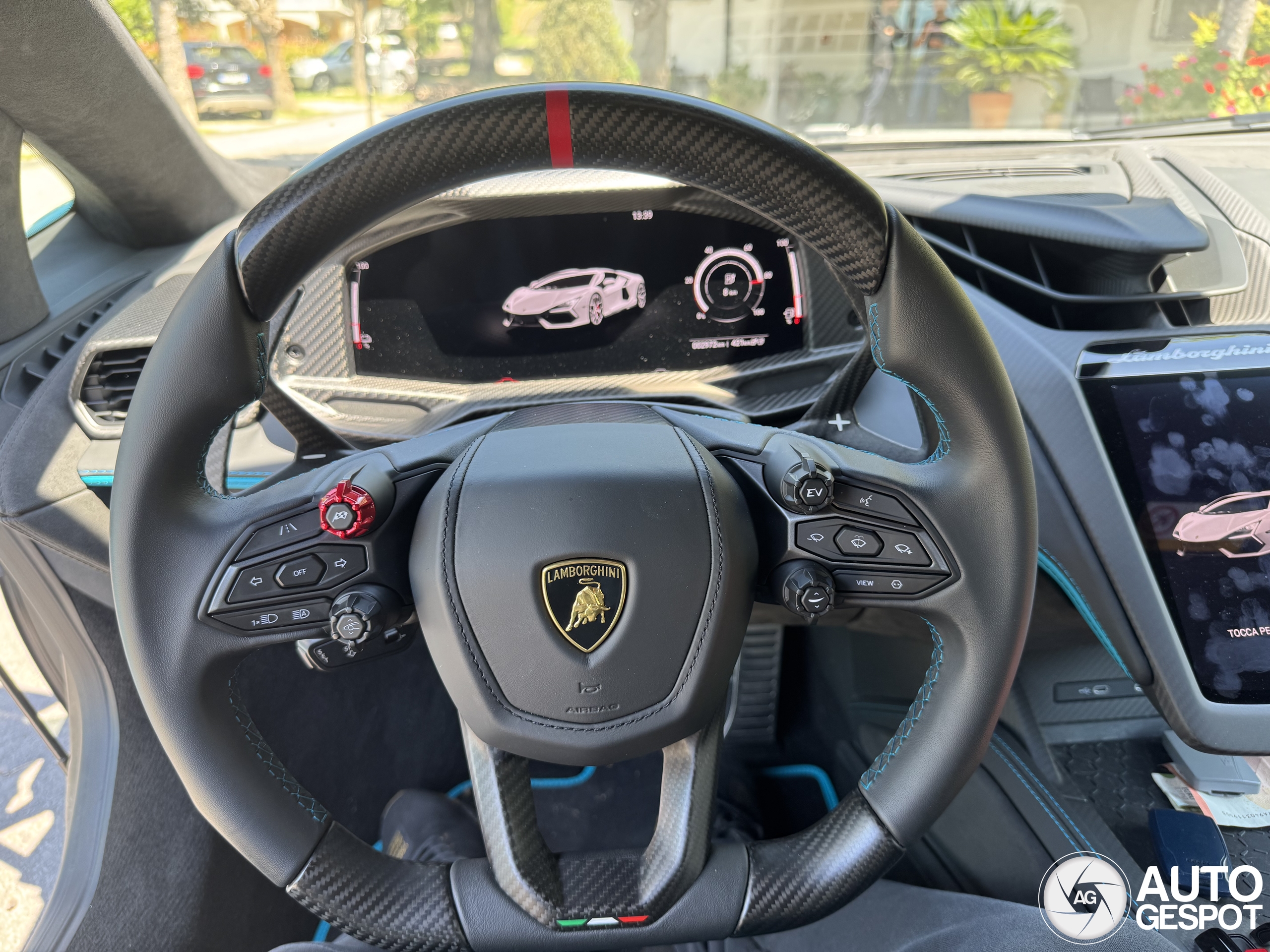 Lamborghini Revuelto
