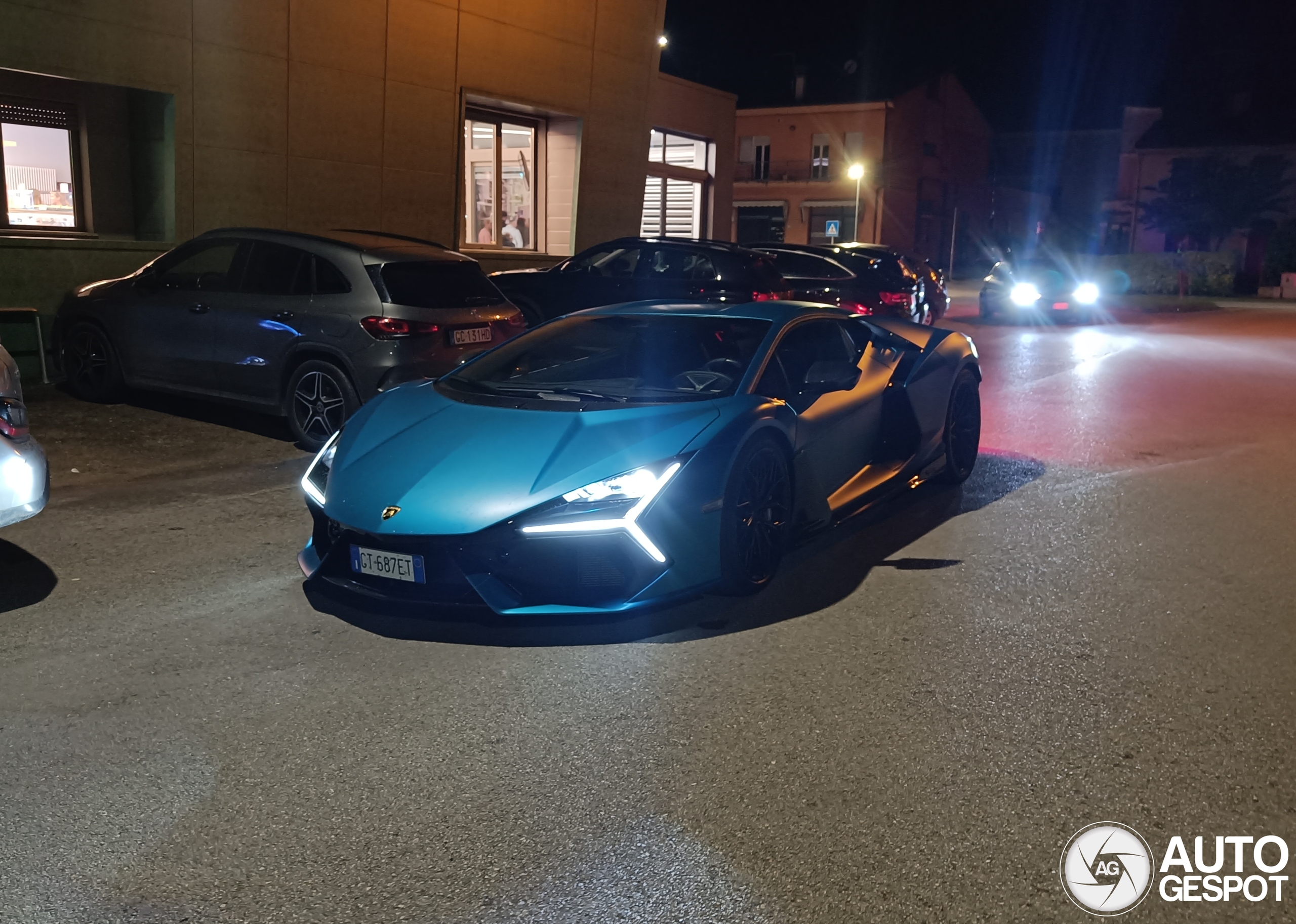Lamborghini Revuelto
